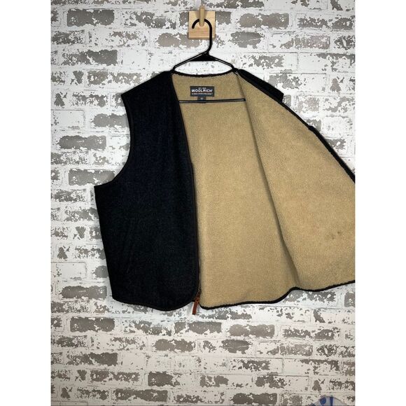 Woolrich | mens wool reversible Sherpa lined vest - Picture 9 of 10